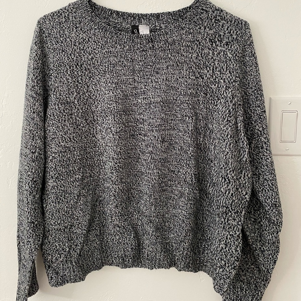 H & M Sweater Size XL